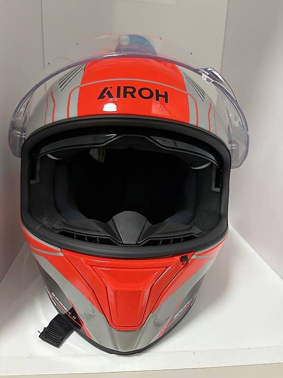 Helme & Visiere: Neuer AIROH Motorrad Helm – Gebraucht aus Basel von pau_s6pv 1