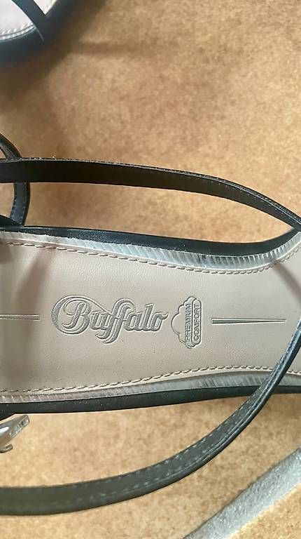 Scarpe da donna: Elegante Sandalen von Buffalo – Usato da Gerlafingen venduto da Flavia9 3