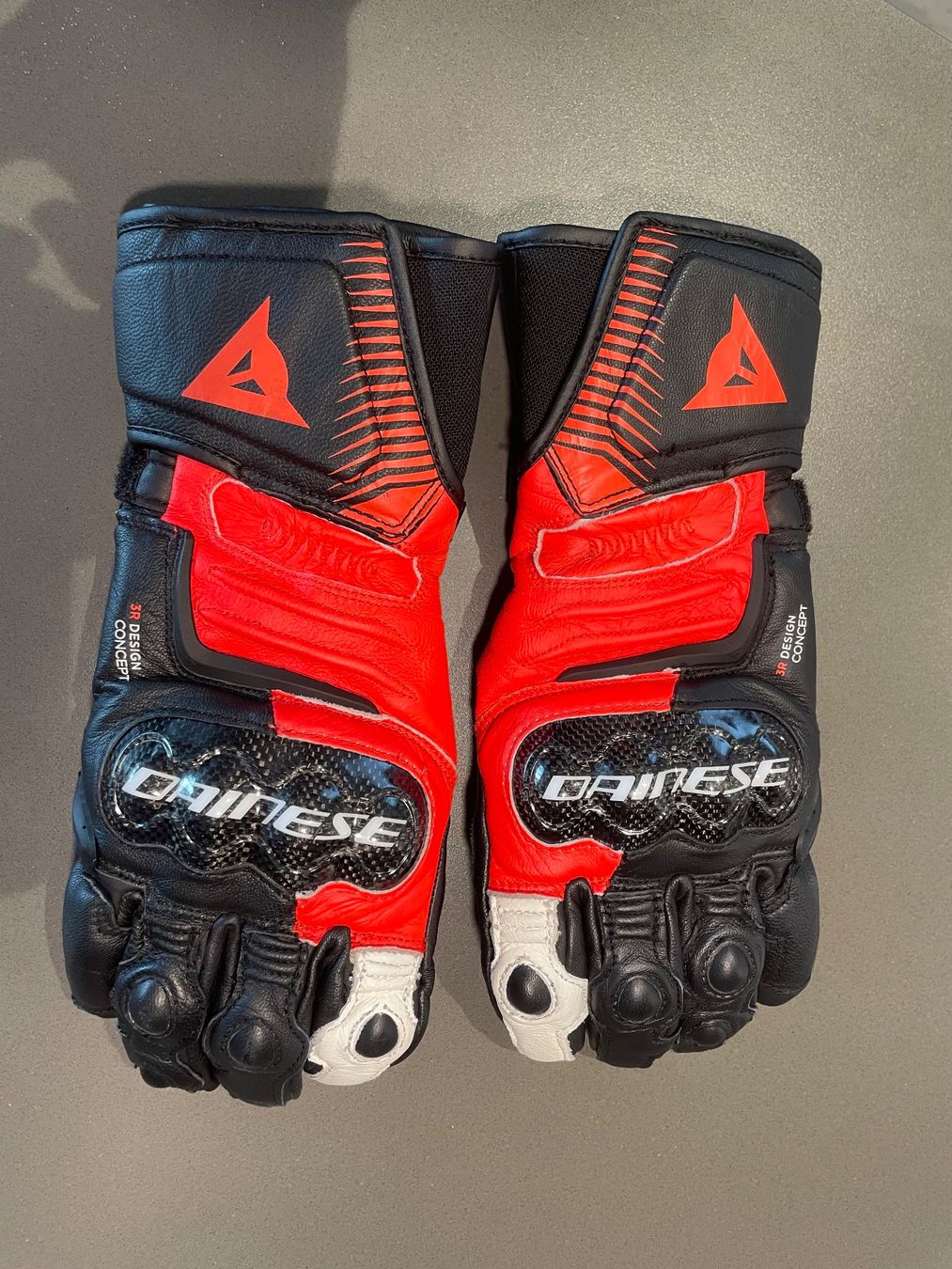 Dainese Sonstige Accessoires für Herren: Dainese Carbon 4 Long – Neu (gemäss Beschreibung) aus Hünenberg See von Leo_MS24 2