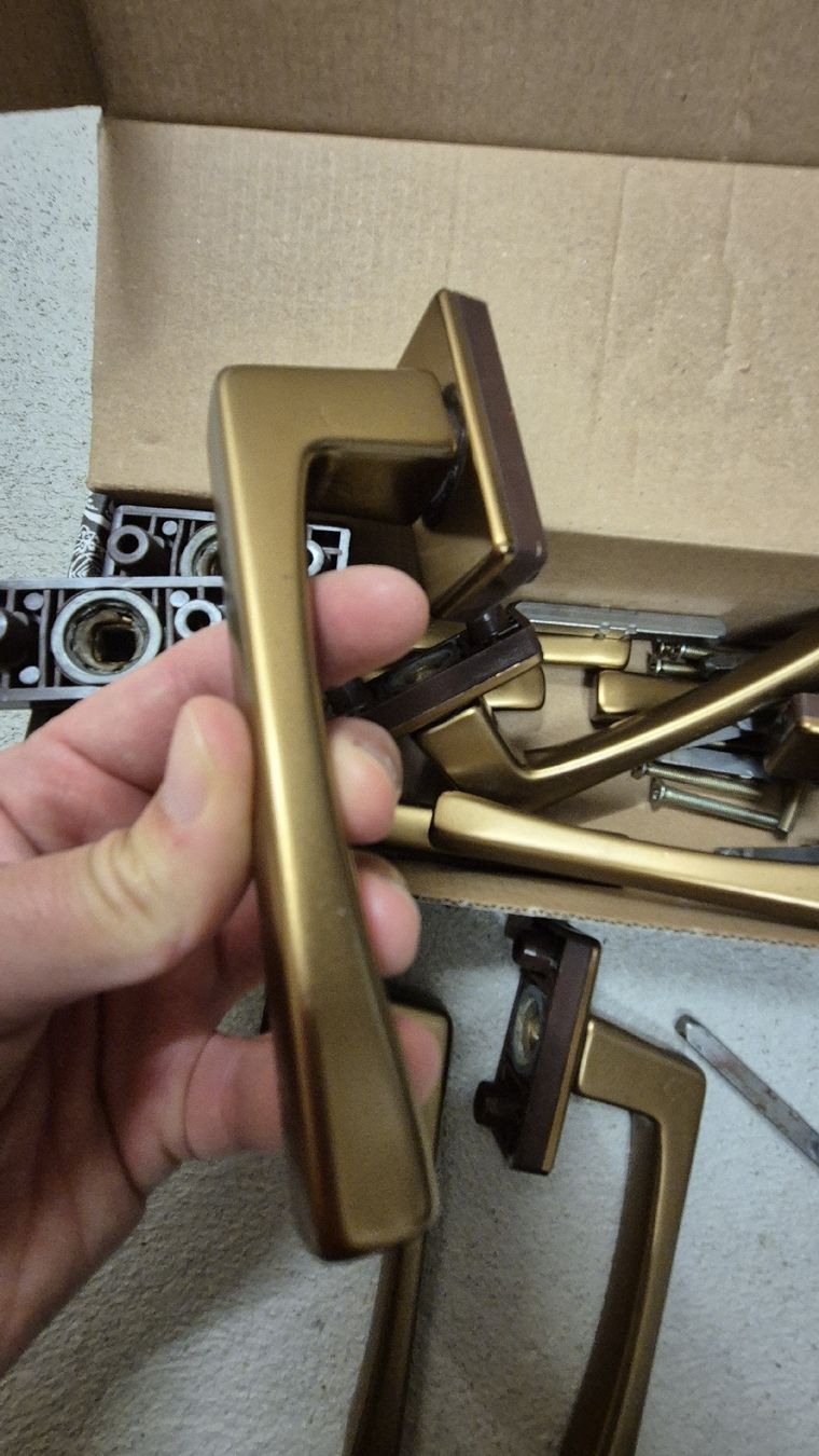 Finestre: Vintage Fenstergriffe, goldfarbe Messing – Usato da Lenzburg venduto da DobrzynM 3