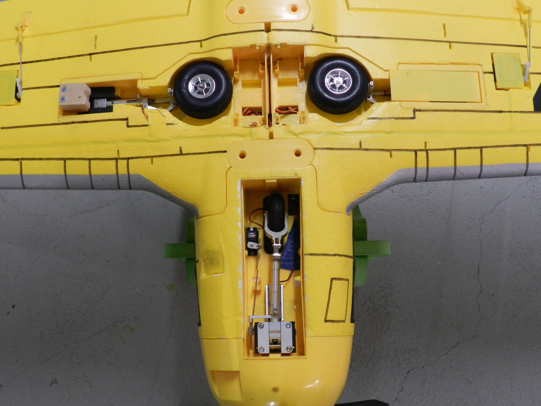FMS Modellismo RC: FMS Trojan T-28   1,4m – Usato da Pfäffikon ZH venduto da Wolkenflitzer_550 3