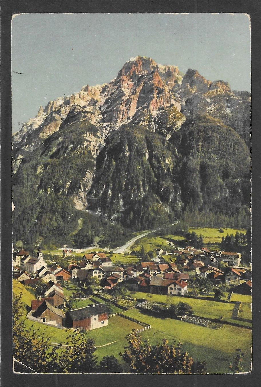 Cartoline postali: Vättis Gesamtansicht mit Calanda – Usato da Olten venduto da clotaldi