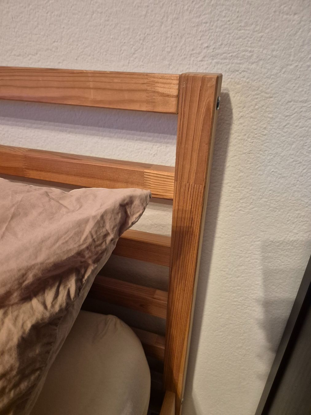 Ikea Lits: Naturally Darkened Solid Pine IKEA Tarva Bed 160x200cm – D'occasion à Zürich par nellaa 4