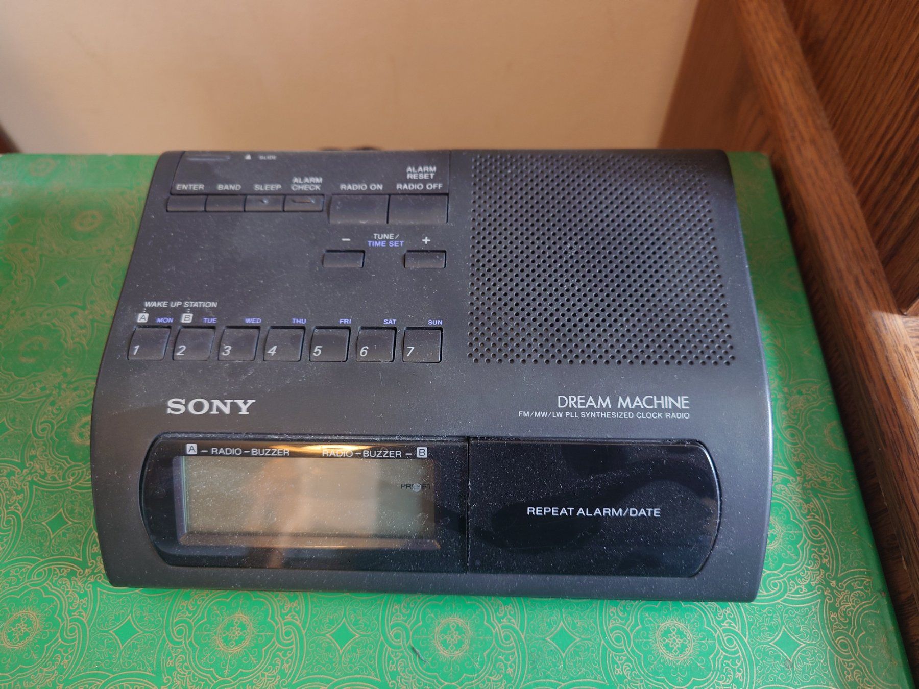 Sony Wecker: Klassiker: Sony Dream Machine Radiowecker – Gebraucht aus Wil SG von portu1