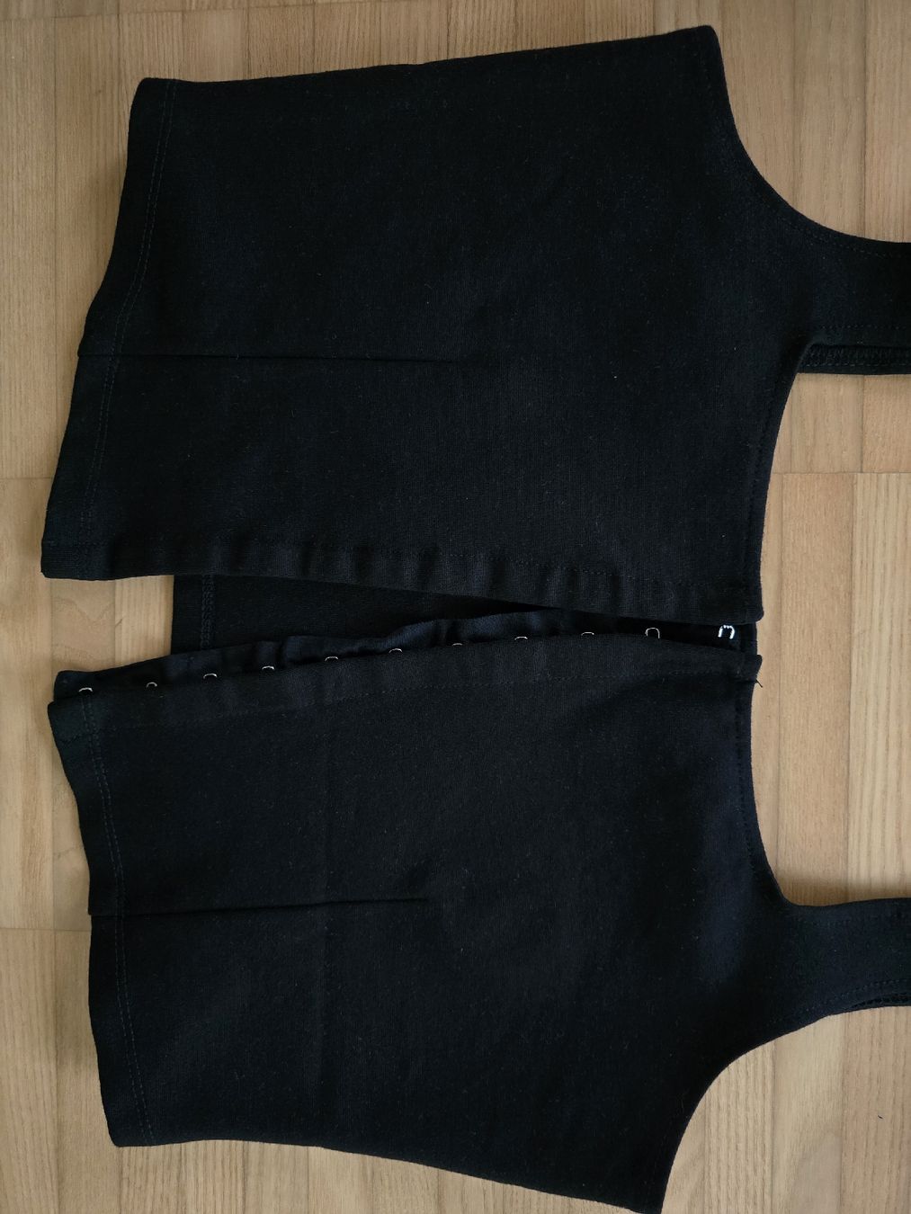 Tops: Schwarzes Top, Grösse S, elastisch – Neu (gemäss Beschreibung) aus St. Gallen von A.W.128 1