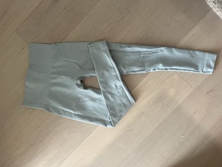 Set Active Leggings in Sage, Grösse S - Neuwertig!