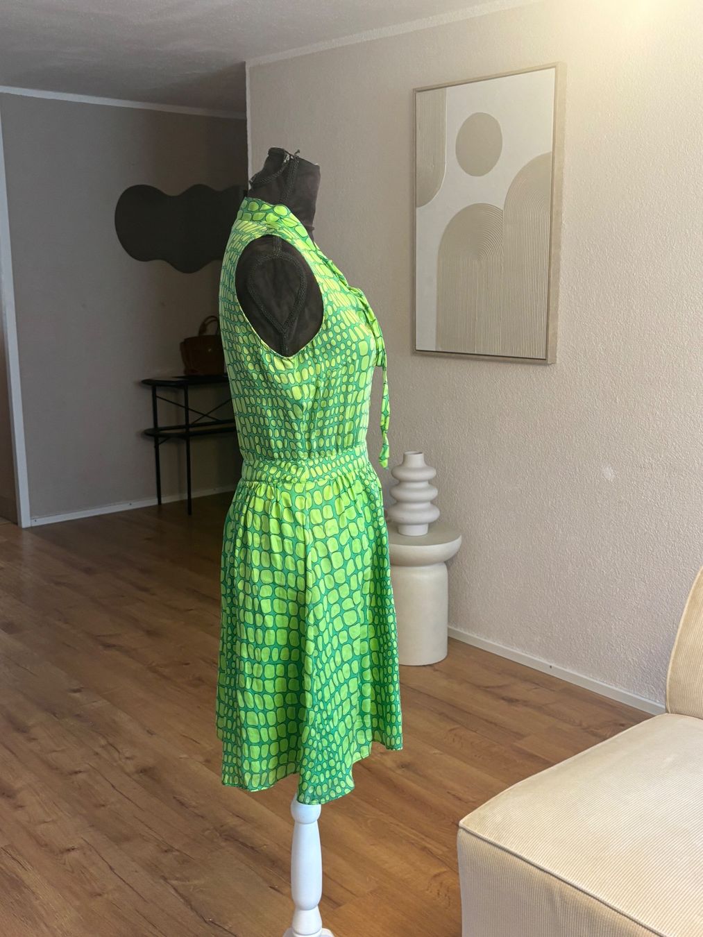 Moschino Vestiti: Moschino Dress 100% Seide – Usato da St. Margrethen SG venduto da dijanaO 1