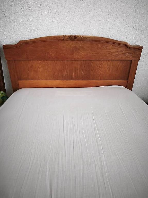 Betten: Holzbett mit Lattenrost – Gebraucht aus Dietikon von Annika_Sa 2