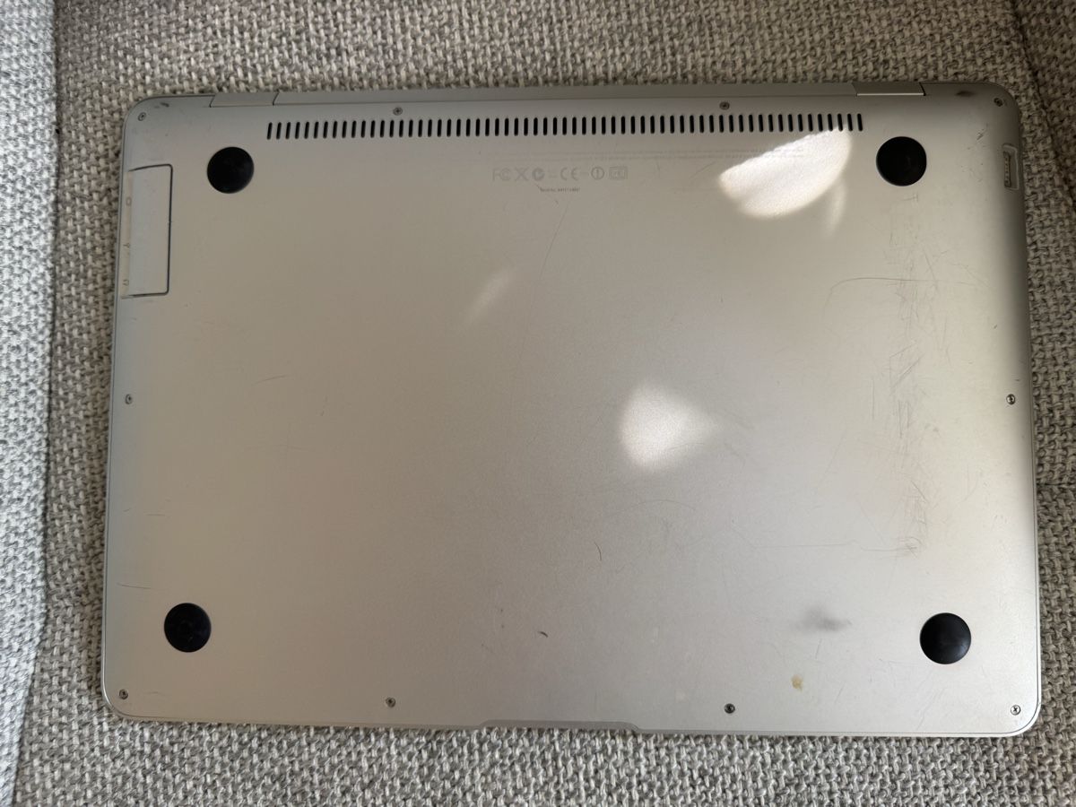 Apple Portables: MacBook Air 13 – Défectueux à Adliswil par Busys 3