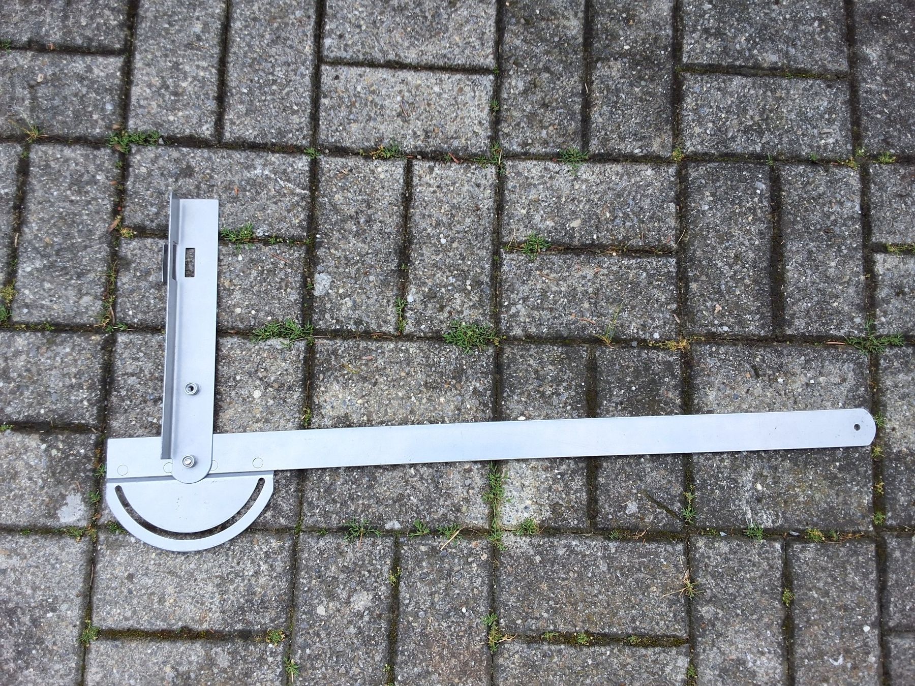 Mesurer: Winkelmesser mit Skala WORKPRO Metall neu – D'occasion à Neudorf par max_vvp6 1