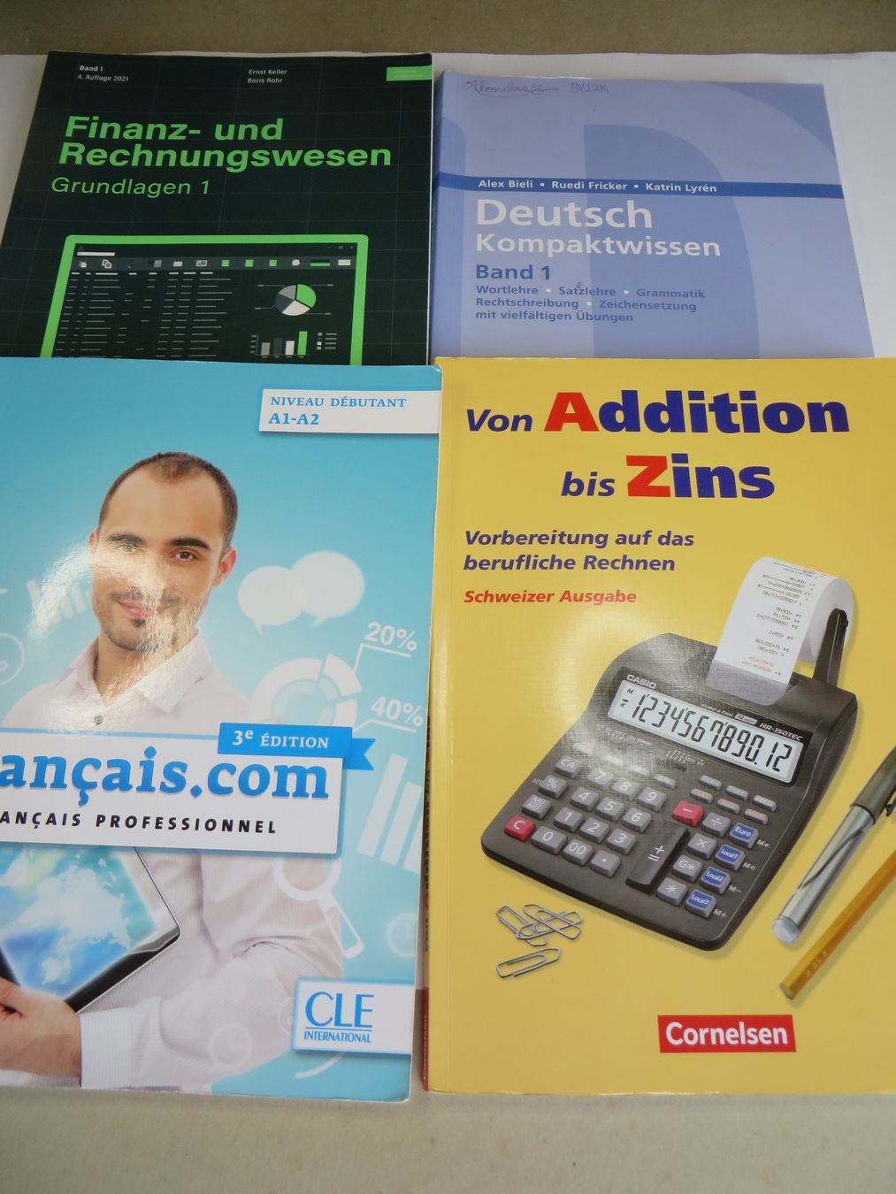 Libri: Lehrmittel KV, gebraucht, Kt. Zug – Usato da Hagendorn venduto da ak7cw 1