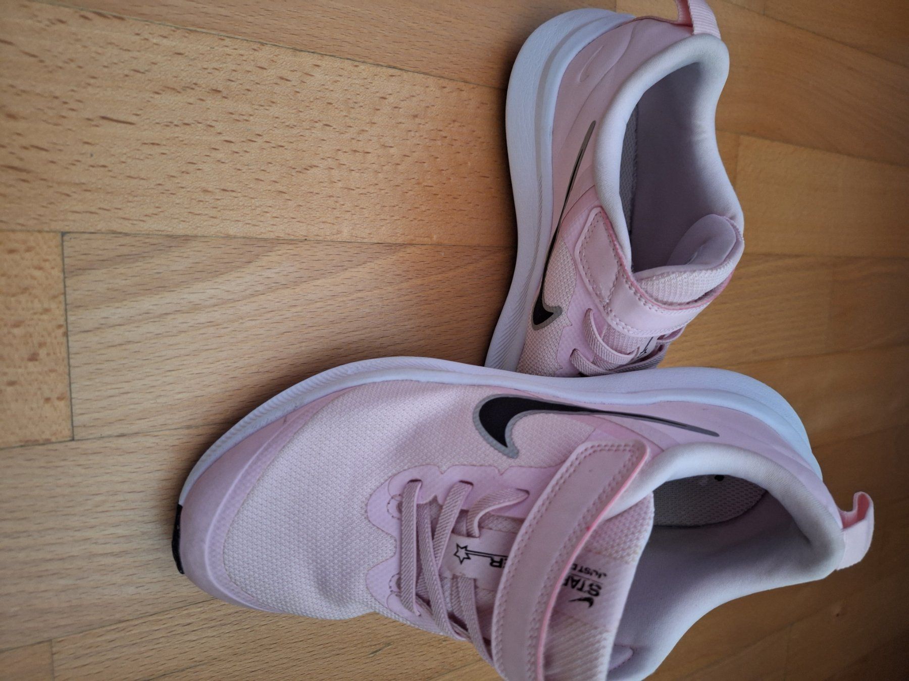 Nike Scarpe per ragazze: Mädchen Schuhe Gr. 34 – Usato da Richterswil venduto da zsubaba86 4