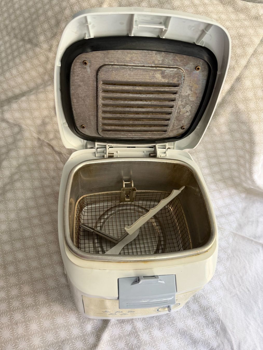 Tefal Küchengeräte: Tefal Friteuse 700g - Anti-Odor Filter – Gebraucht aus Zürich von dojoal64 1
