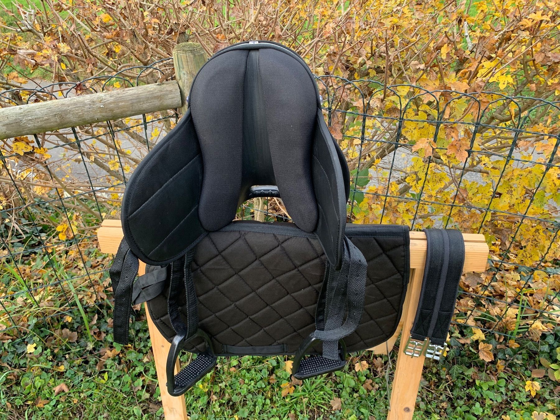 Selle & Accessori: schönes schwarzes Ponysätteli – Usato da Feldbach venduto da Fea1 9