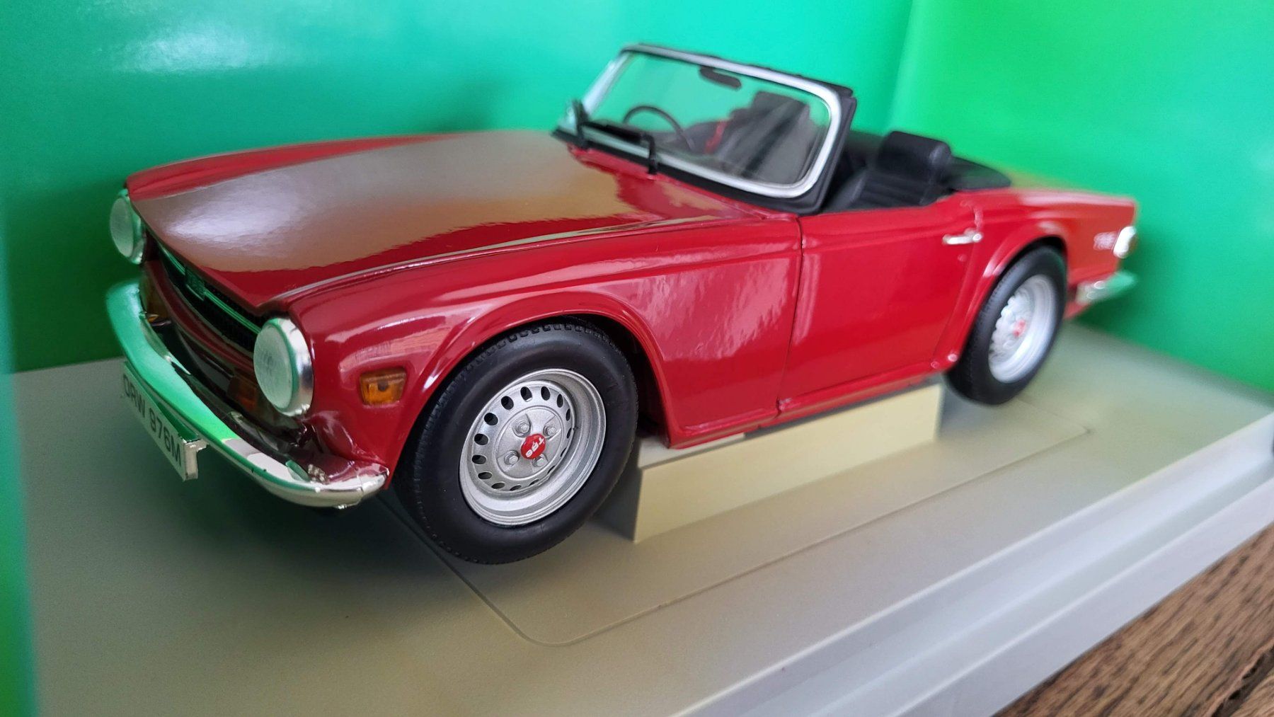 AMT/ERTL Modellautos: Triumph TR6 1:18 Ertl – Gebraucht aus Rothrist von Juana5 1