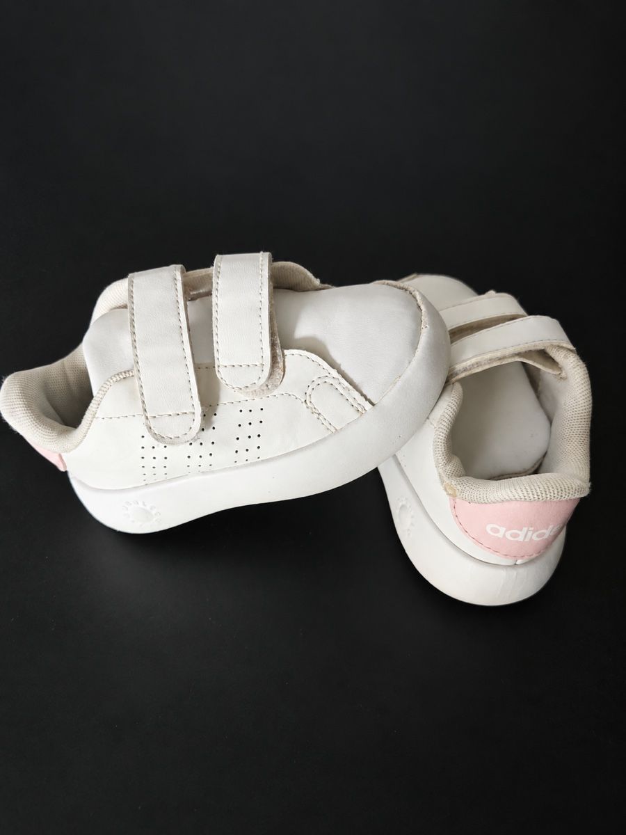 Adidas Scarpe per ragazze: Adidas Sneakers Grösse 24 – Nuovo (secondo la descrizione) da Laufen venduto da AnSaLuLe 1