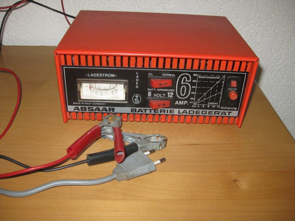 Autobatterie Ladegerät. 6 Volt + 12 Volt