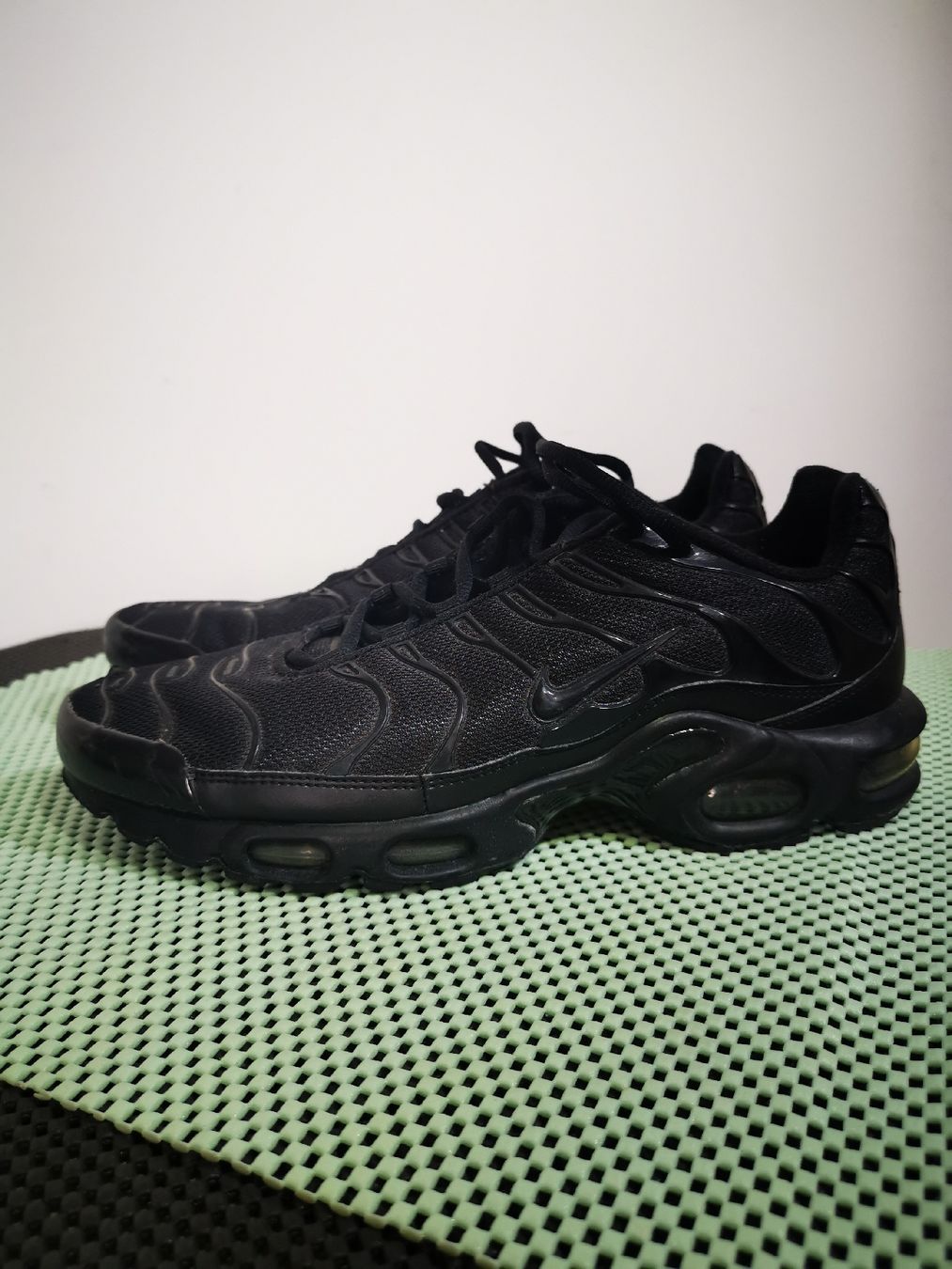 Nike Chaussures hommes: Nike Air Max Plus TN - Grösse 43 – D'occasion à Crissier par froerli 1