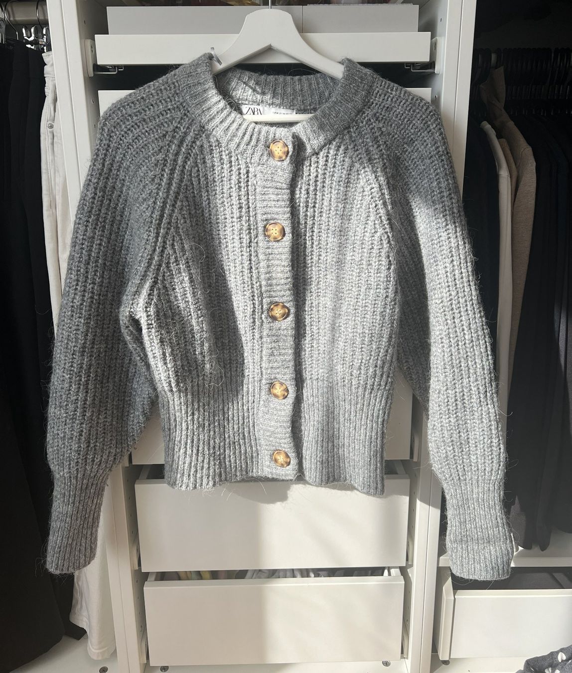 Zara Maglioni & Felpe: Zara Strickcardigan grau – Usato da Bülach venduto da deinmica