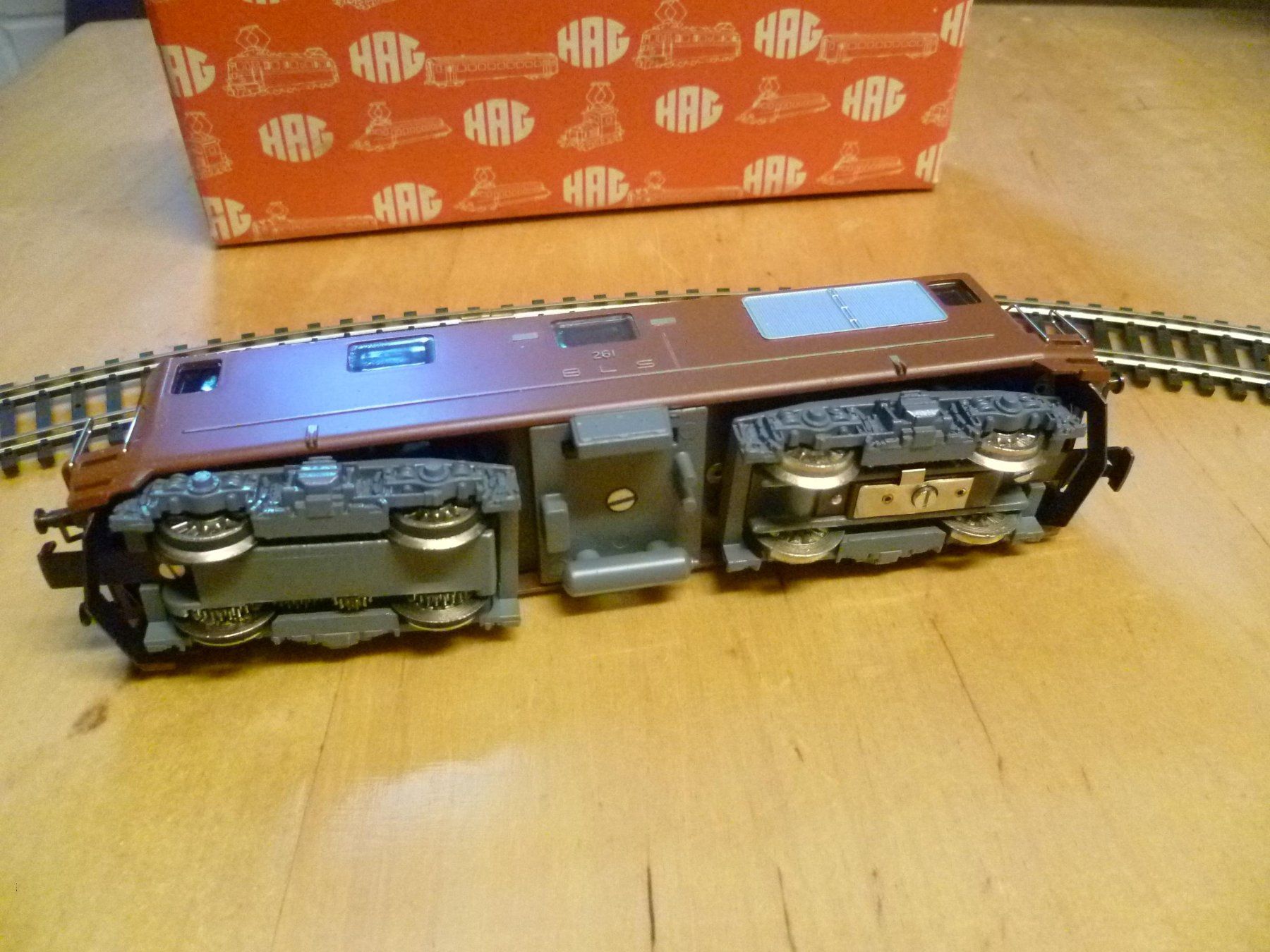 Hag Modellini di ferrovie: BLS Ae 4/4 braun H0 DC Lok – Usato da Rickenbach BL venduto da umro11 3