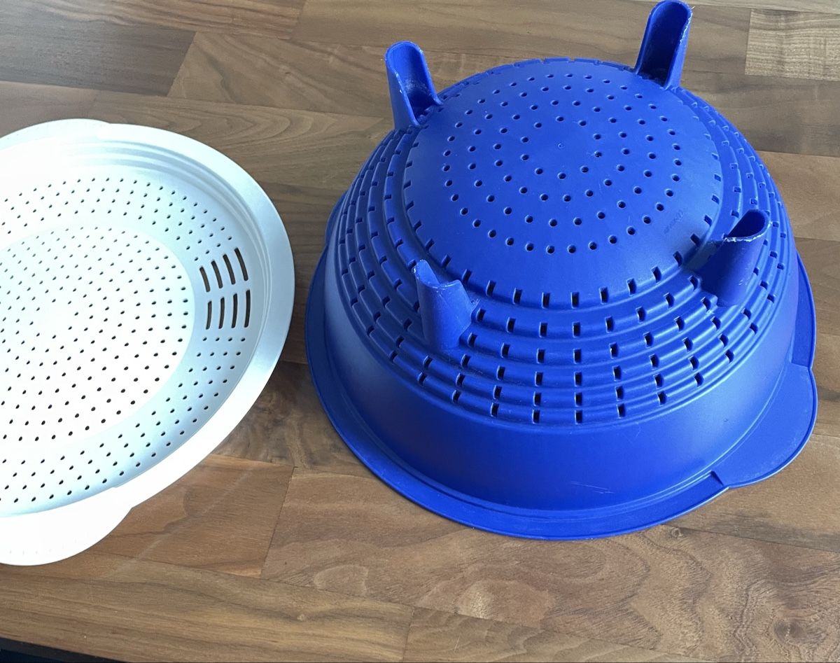 Tupperware Elettrodomestici da cucina: Tupperware Löchersieb/Abtropfsieb/Löcherbecken – Usato da Schwerzenbach venduto da Muffi01 3