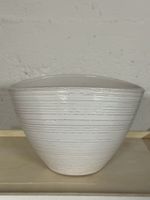 Übertopf/Blumentopf weiss strukturiert (oval)
