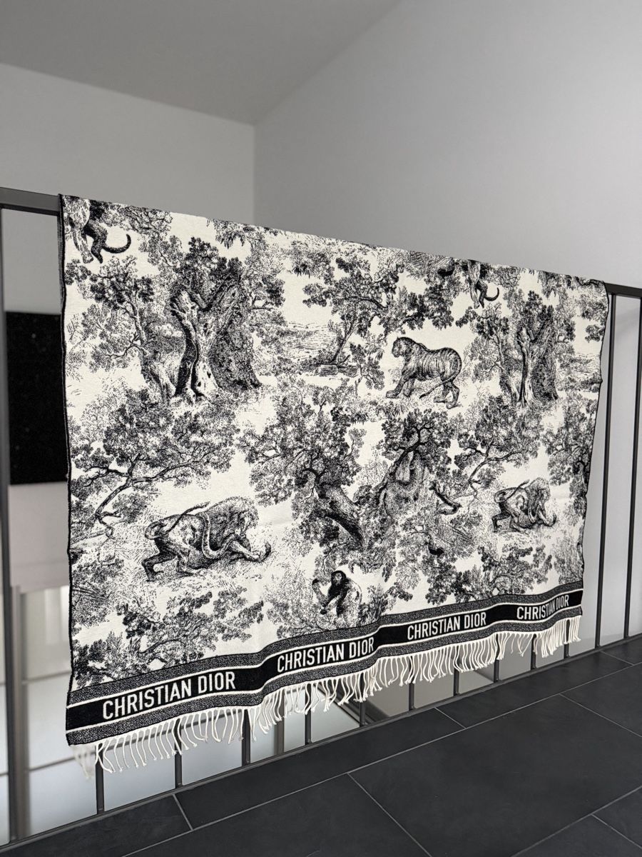 Dior Foulard & Sciarpe: Dior wool Plaid 140 x 140  – Nuovo (secondo la descrizione) da Vacallo venduto da kellyyy 1