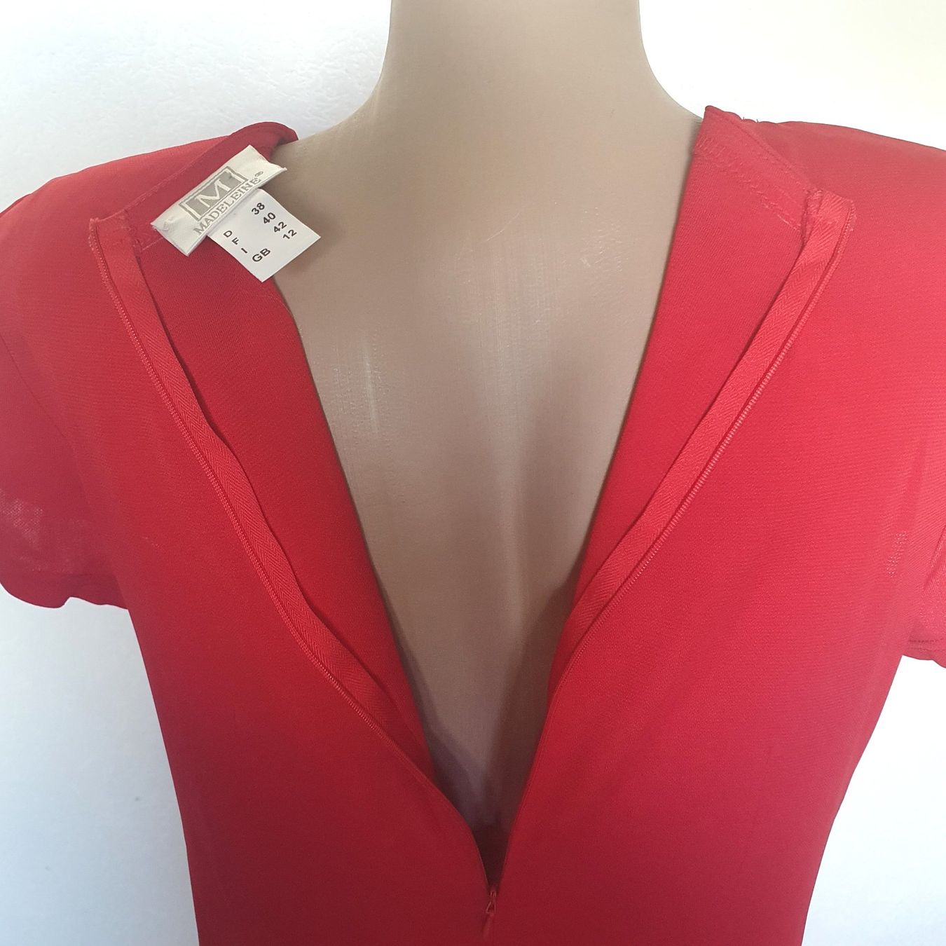 Madeleine Kleider: Élégante Robe Rouge MADELEINE – Coupe Drapée - Taille 38 – Gebraucht aus boudry von Let_20 3