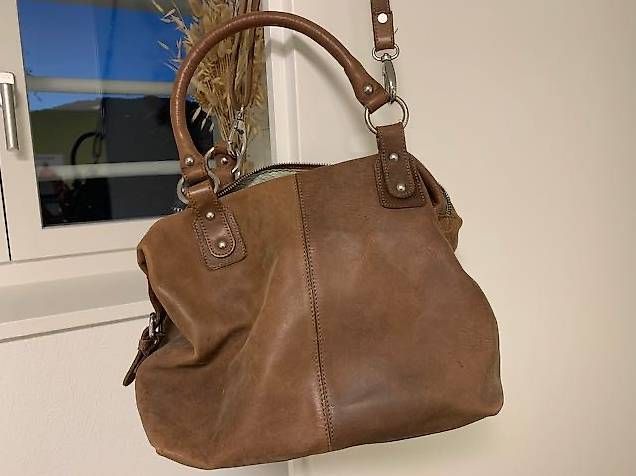 Borse da donna: wunderschöne Wildledertasche von Kitchener Items – Usato da Buochs venduto da Tschewy 1
