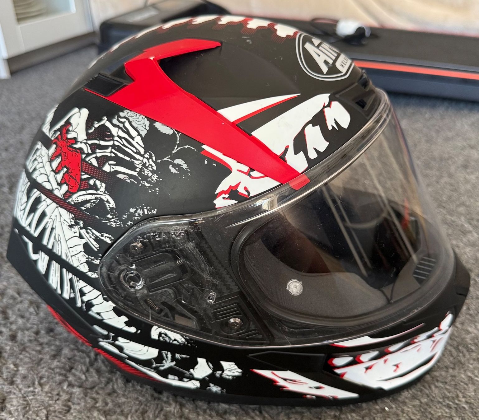 Airoh Caschi & visiere: Airoh Motorcycle Helmet, Full Face, Graphic Design, Size S – Usato da Kloten venduto da andreagosteli1984 1