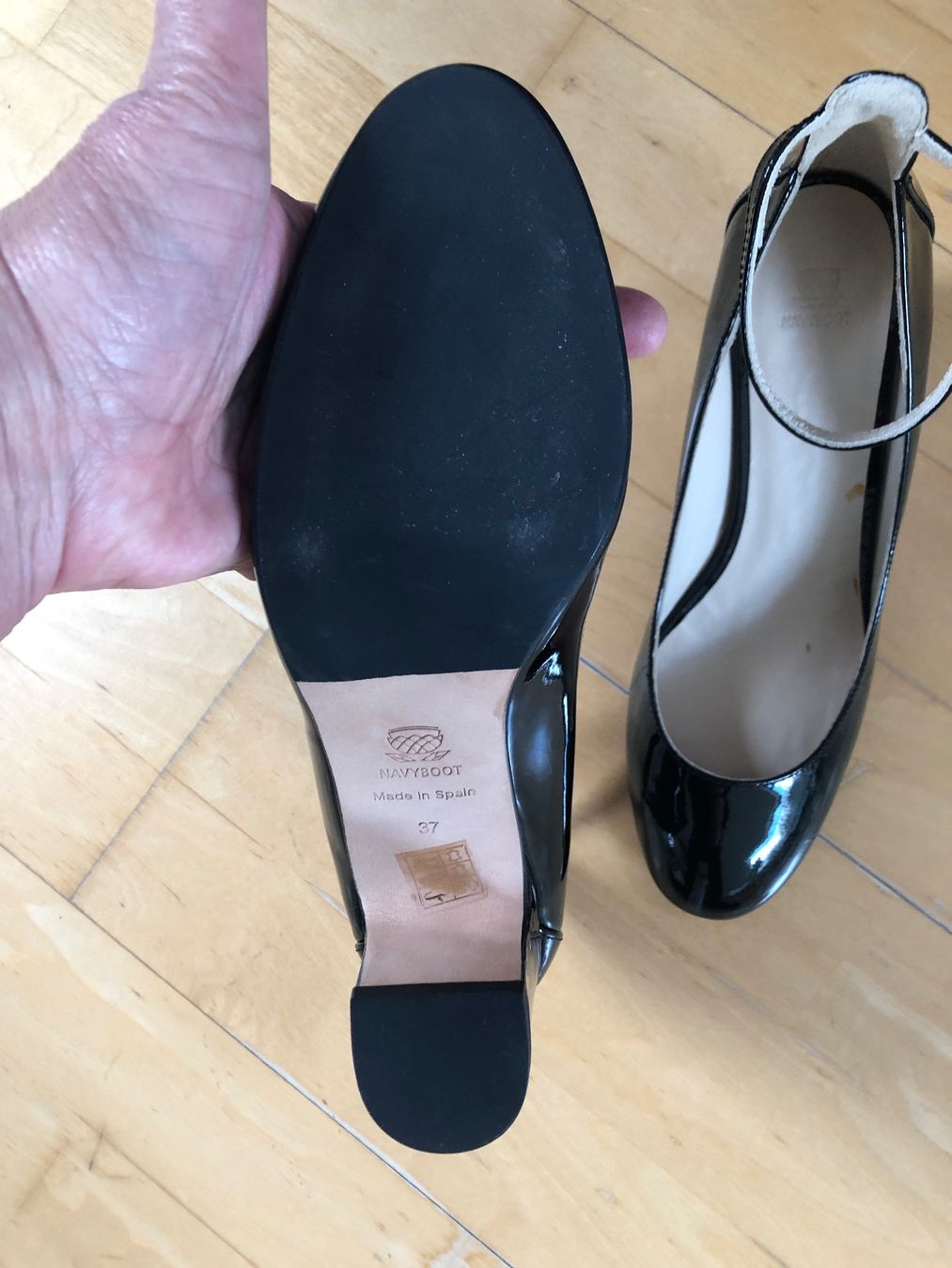 Navyboot Scarpe da donna: Navyboot Pumps schwarz Lack Grösse 37 – Nuovo (secondo la descrizione) da Arlesheim venduto da leyRum4.5 2