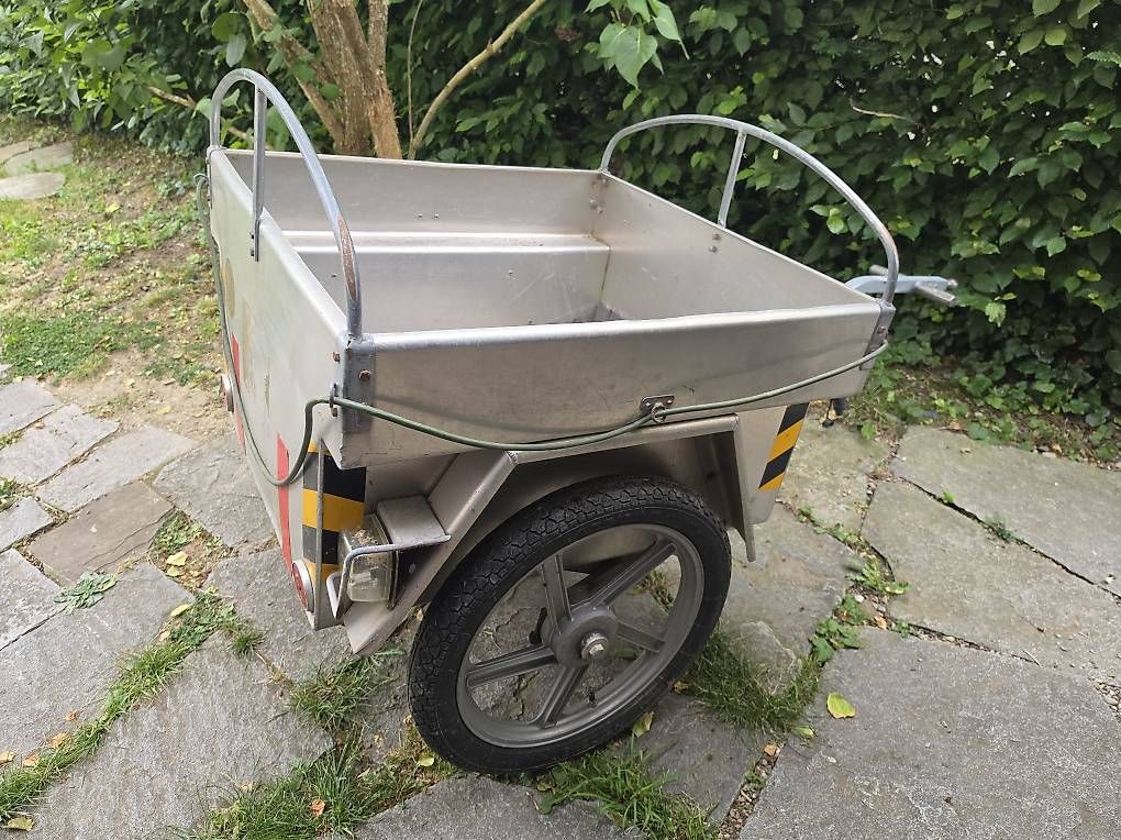 Rimorchi: Post Veloanhänger Cosmos – Usato da Biel-Bienne venduto da Postich