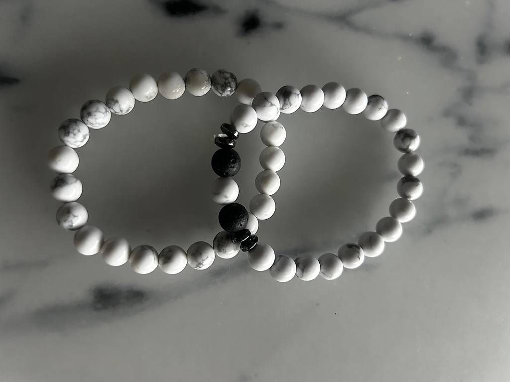 Bracciali & Braccialetti: 2er-Set Armbänder  – Usato da Holzhäusern ZG venduto da Suki0308