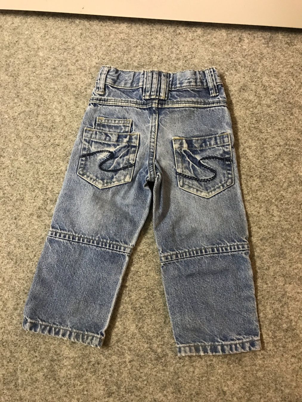 Pantaloni: Coole Jeans Grösse 80 Vintage Look – Usato da Guntershausen venduto da Gloominati 2