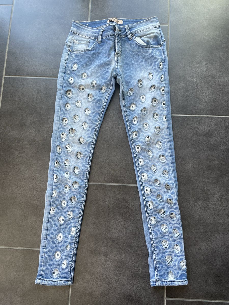 Jeans: Jeans mit Cut Outs Gr. 36 – Nuovo (secondo la descrizione) da Goldswil venduto da _Dudy_