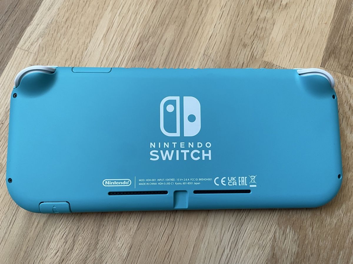 Nintendo Konsolen: Nintendo Switch Lite Turquoise Konsolen Bundle – Gebraucht aus Belp von beardman 3