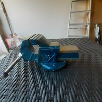 Werkbank Schraubstock 80mm blau guter Zustand