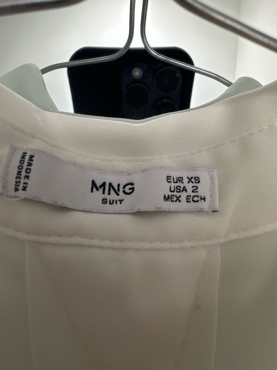 Mango Camicette: Mango White blouse, size XS - Perfect for summer! – Usato da Sementina venduto da NinaDel 2