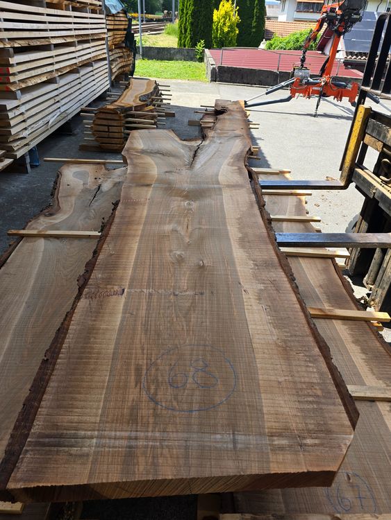 Articoli in legno: Nussbaumbrett Nr.68 – Nuovo (secondo la descrizione) da Lützelflüh-Goldb venduto da ch.waelchli-holz.ch