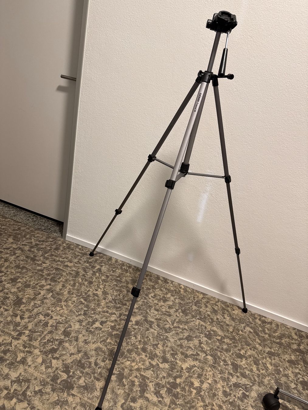 Treppiedi & Teste: Foto Stativ Dörr Friend lll – Usato da Amriswil venduto da used2use 1