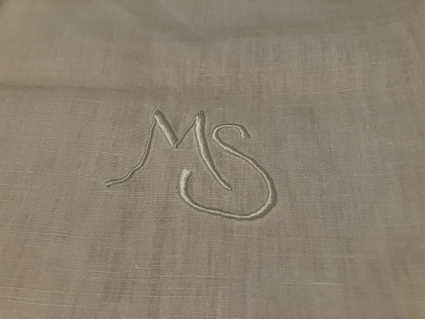 Biancheria da letto: Federa in cotone bianco cifrata MS 56x65 cm – Usato da Melano venduto da H-Sara 1