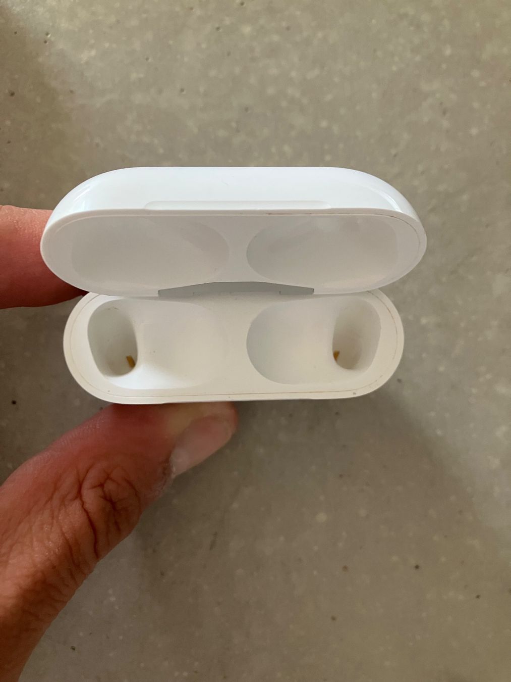 Apple Kopfhörer: APPLE Air Pods Pro 2 – Gebraucht aus Lausanne von mr.v 3