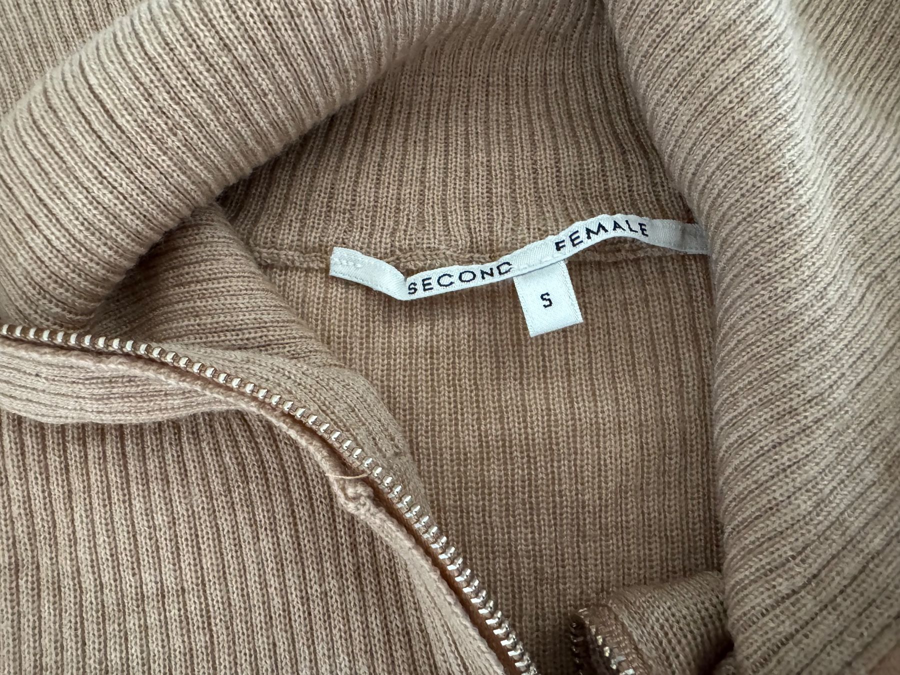 Maglioni & Felpe: Woll-Rollkragenpullover mit Reissverschluss Second Female – Usato da Zürich venduto da gaw_kp6c 2