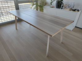 Ikea YPPERLIG Tisch