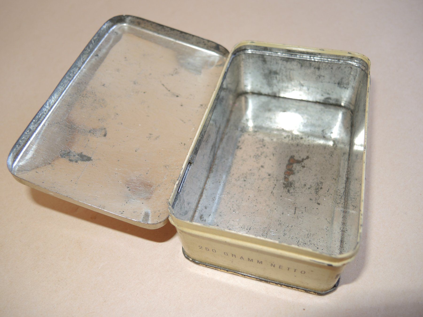 Dosen: Blechdose Blechbüchse Baselbieter Rahmtäfeli Erny's  Vintage – Gebraucht aus Rorschach von maeck8 7
