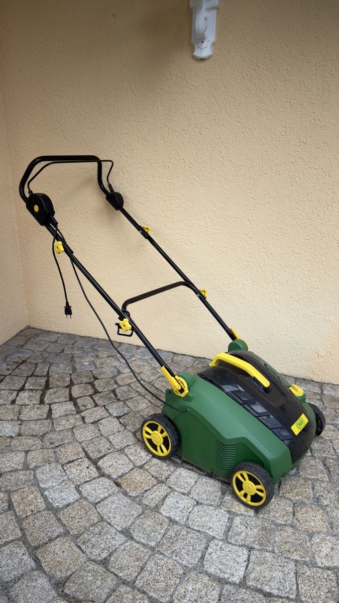 Attrezzi per la lavorazione del suolo: electric lawn scarifier – Usato da Wilen b. Wollerau venduto da joe_lbk9 2
