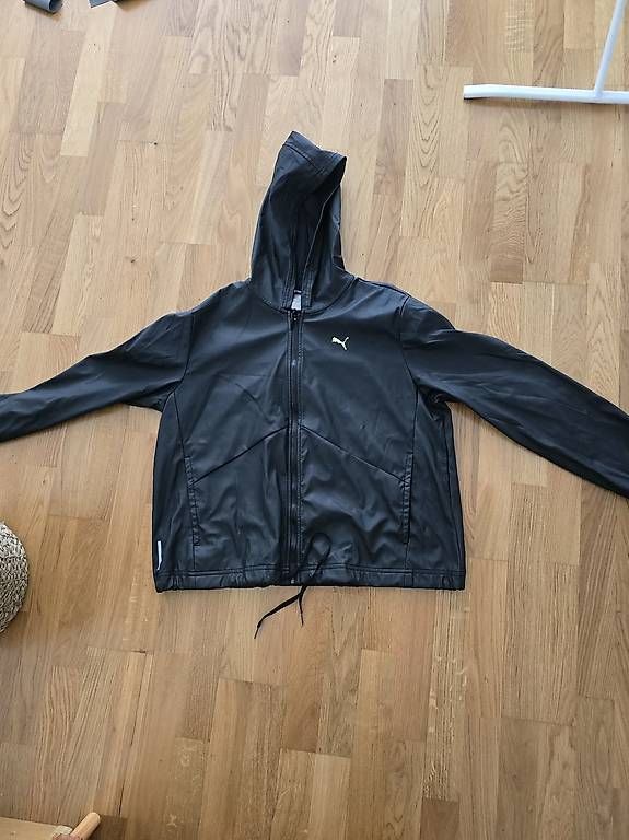 Puma Giacche: Puma Regenjacke Grösse M – Usato da Bern venduto da bet_6yn8 2
