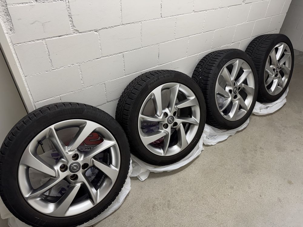 Spannende Winterreifen 215 45 R17 Bildnull