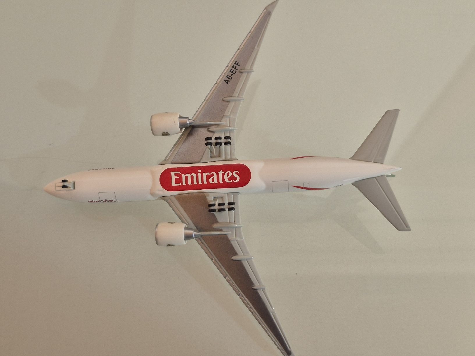 Boeing Kit di modellismo & Modellini statici: Emirates Sky Cargo 1:500 – Usato da Uetendorf venduto da myhome12 4