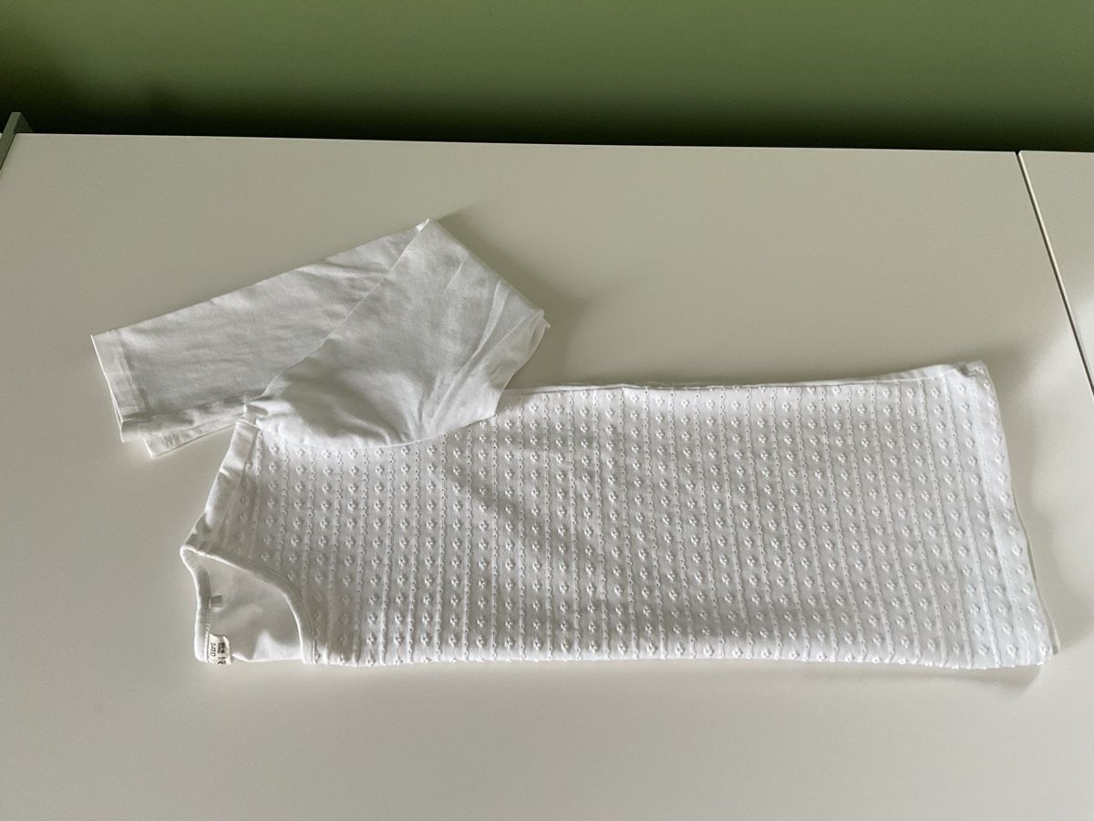 Blusen, T-Shirts & Tops: Langarmshirt Mädchen Grösse 9-10 Jahre – Neu (gemäss Beschreibung) aus Pfäffikon ZH von Ben0707 2